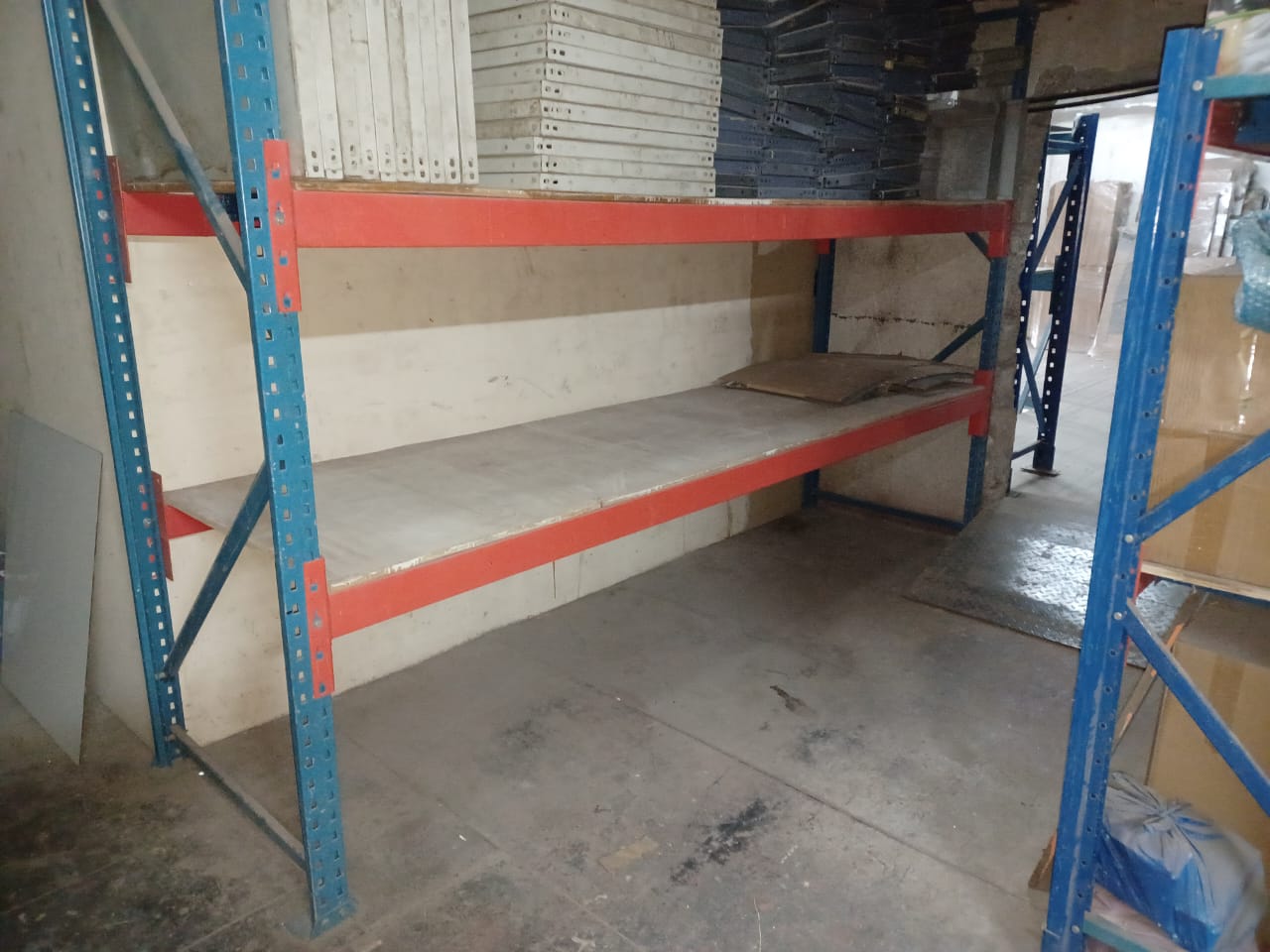 Storage spaces, sharing warehouse for rent in Ajman