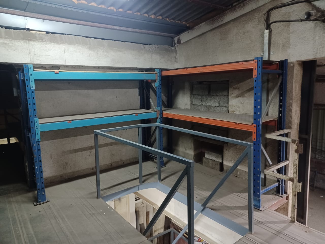 Storage spaces, sharing warehouse for rent in Ajman